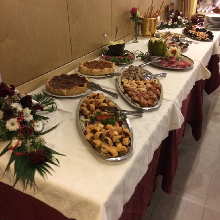 Hotel Della Posta بياسكا المظهر الخارجي الصورة